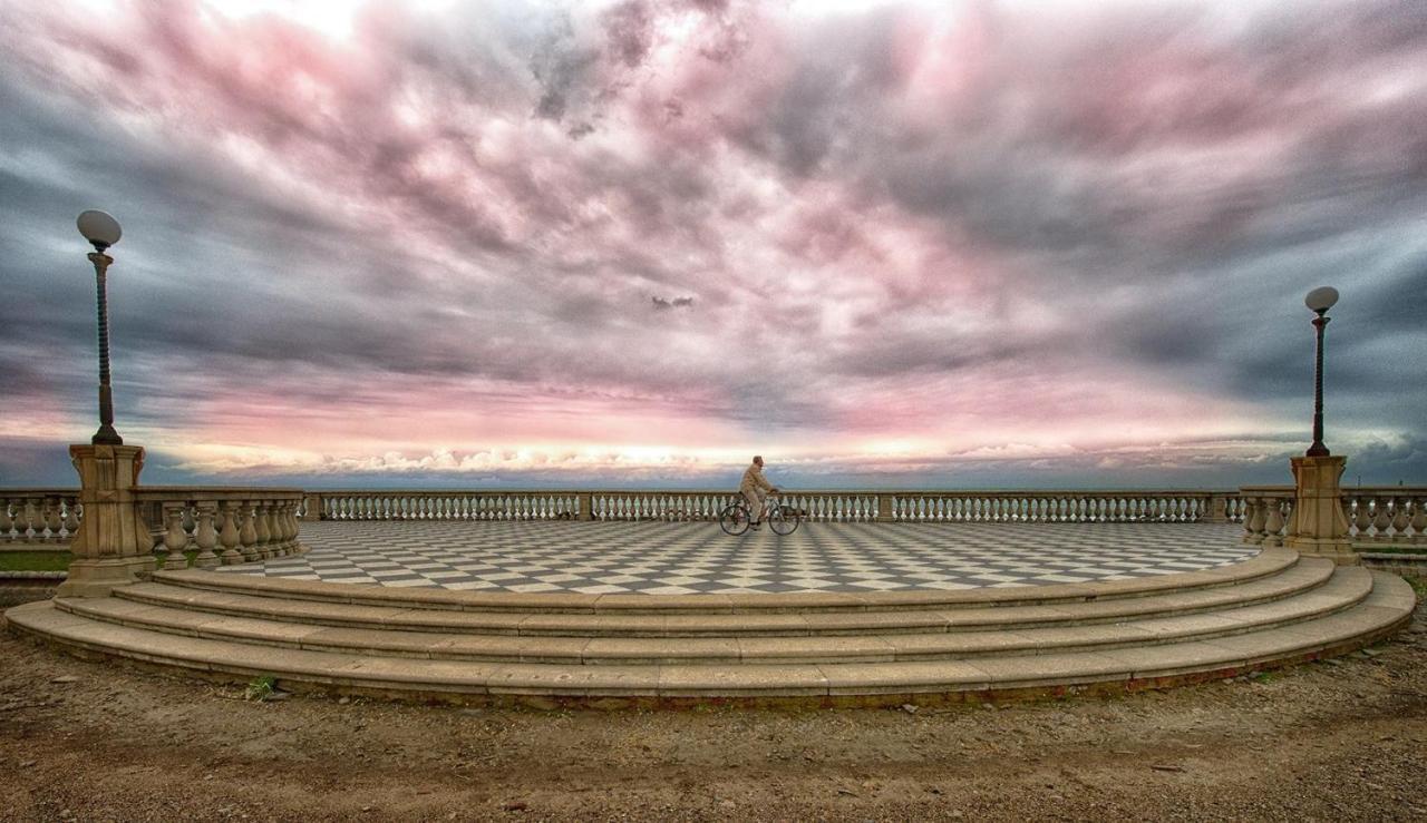 "Dueemme Lodge" , A Pochi Passi Dal Porto Livorno Dış mekan fotoğraf